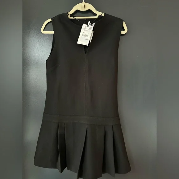 green emerald velvet dress Zara Black Woven Short Sleeve Skater Dress